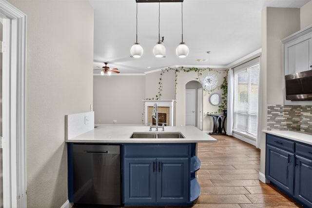 8208 Riversprings Drive, Fort Worth, TX 76053