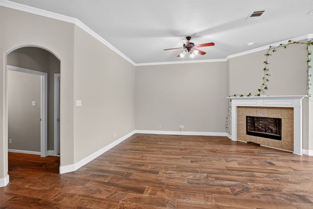 8208 Riversprings Drive, Fort Worth, TX 76053