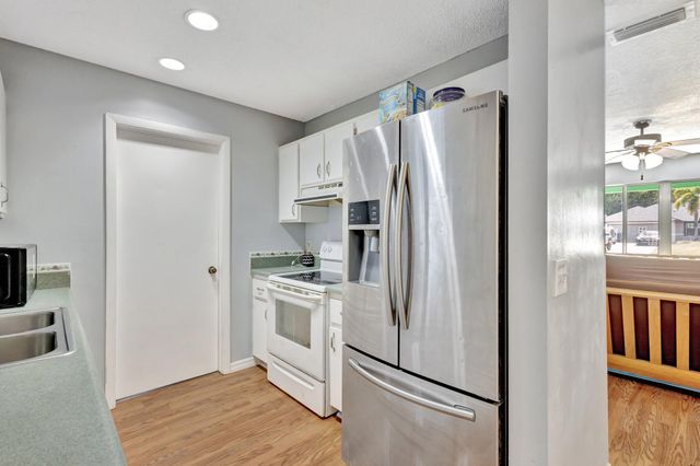 5605 Sunset Boulevard, Fort Pierce, FL 34982