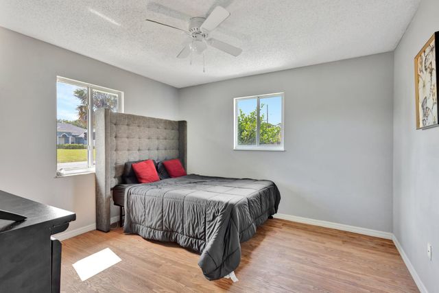 5605 Sunset Boulevard, Fort Pierce, FL 34982