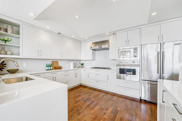 2881 Peachtree Road NE 2405, Atlanta, GA 30305