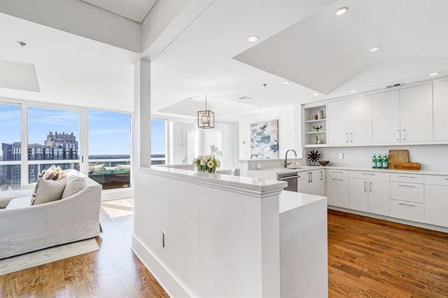 2881 Peachtree Road NE 2405, Atlanta, GA 30305