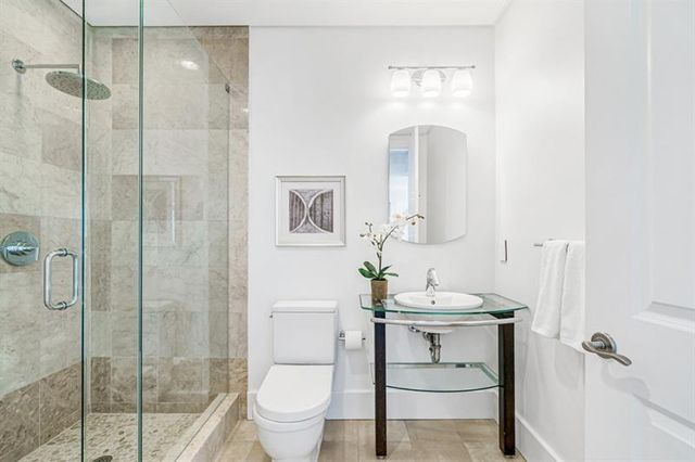 2881 Peachtree Road NE 2405, Atlanta, GA 30305