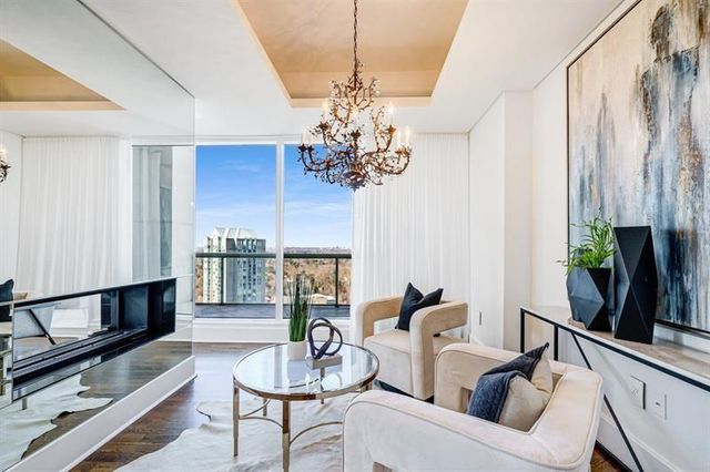 2881 Peachtree Road NE 2405, Atlanta, GA 30305