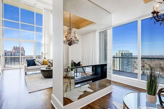 2881 Peachtree Road NE 2405, Atlanta, GA 30305