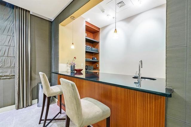 2881 Peachtree Road NE 2405, Atlanta, GA 30305