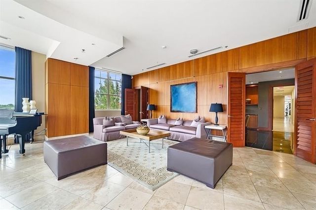 2881 Peachtree Road NE 2405, Atlanta, GA 30305