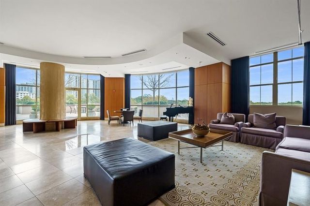 2881 Peachtree Road NE 2405, Atlanta, GA 30305