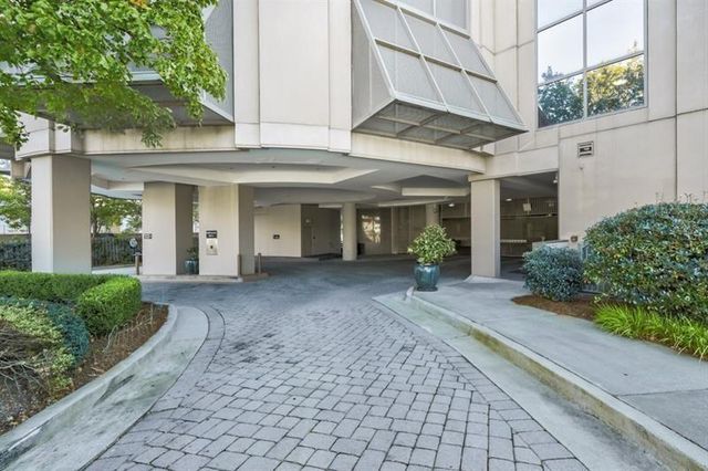 2881 Peachtree Road NE 2405, Atlanta, GA 30305