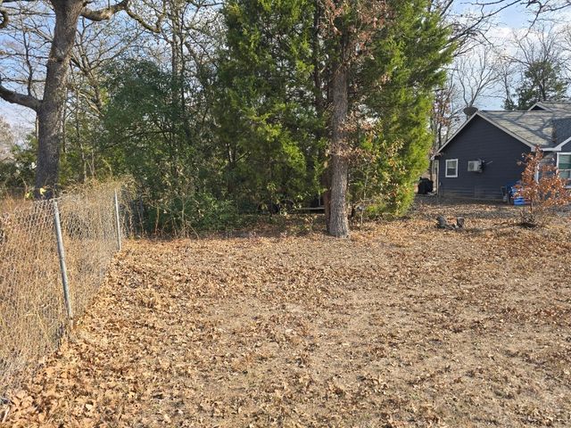 320 Double Bridge Road, Mabank, TX 75156