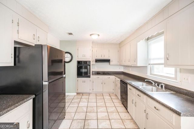 112 Prairie Boulevard, Centerville, GA 31028