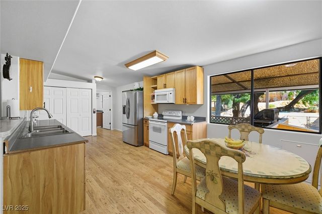 5681 Rhyolite Avenue, Pahrump, NV 89060