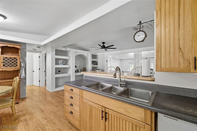 5681 Rhyolite Avenue, Pahrump, NV 89060