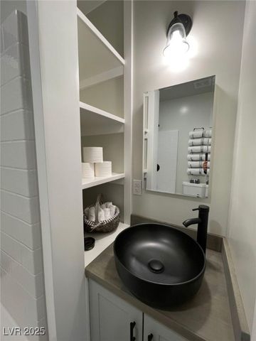 5681 Rhyolite Avenue, Pahrump, NV 89060