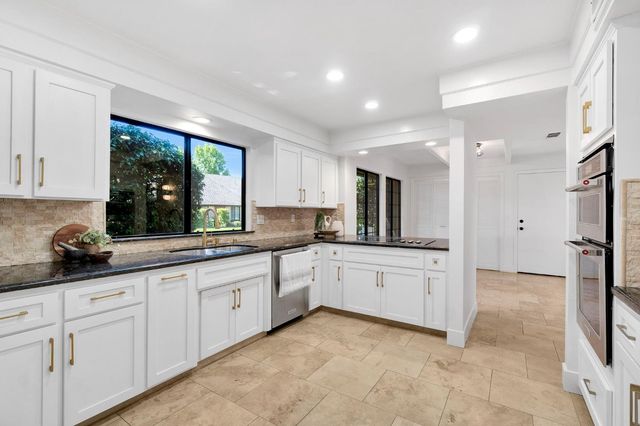 2827 W Compton Court, Fresno, CA 93711