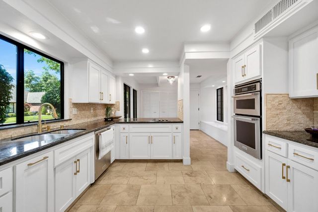 2827 W Compton Court, Fresno, CA 93711