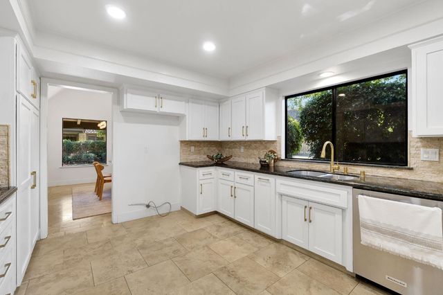2827 W Compton Court, Fresno, CA 93711