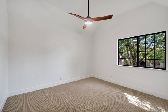 2827 W Compton Court, Fresno, CA 93711