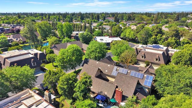 2827 W Compton Court, Fresno, CA 93711