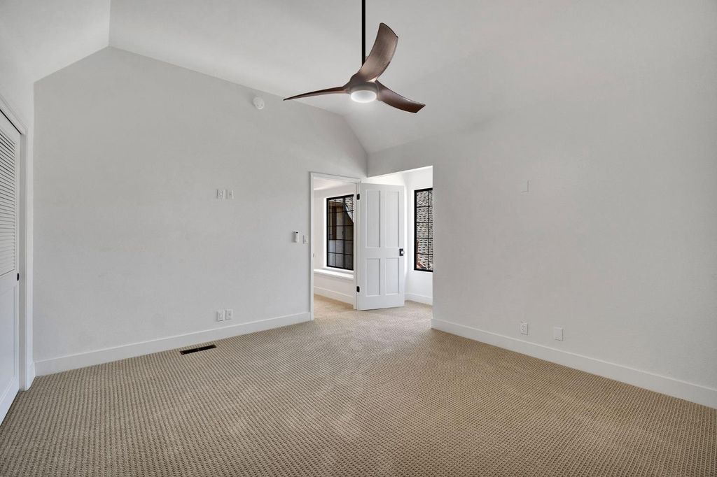 Image 37 of property listing at 2827 W Compton Court, Fresno, CA 93711