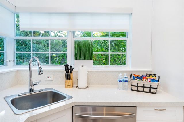 770 NE 77th St, Miami, FL 33138