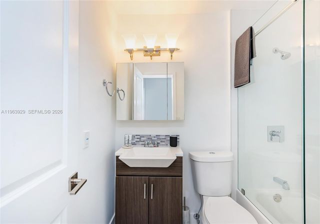 770 NE 77th St, Miami, FL 33138