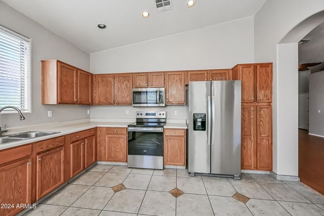 6707 E ROLAND Street, Mesa, AZ 85215