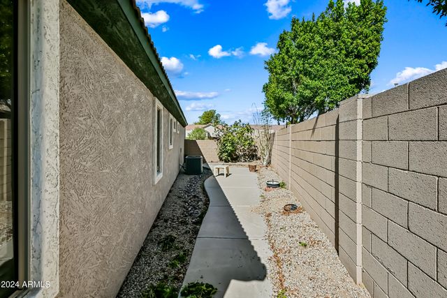 6707 E ROLAND Street, Mesa, AZ 85215