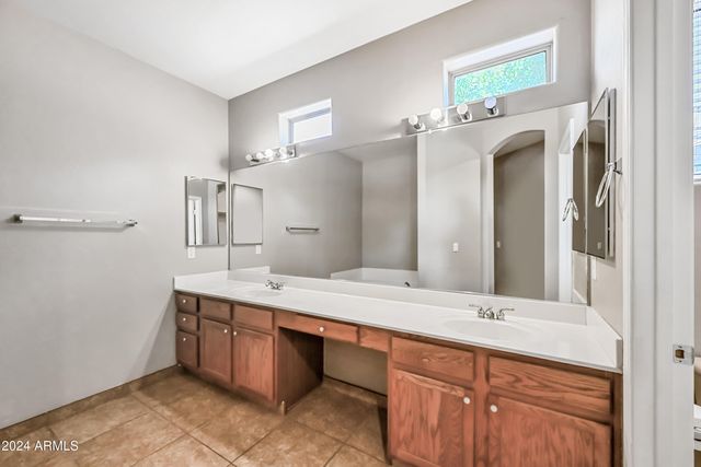 6707 E ROLAND Street, Mesa, AZ 85215