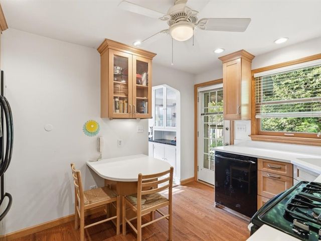 401 Neulon Ave, Mt Lebanon, PA 15216