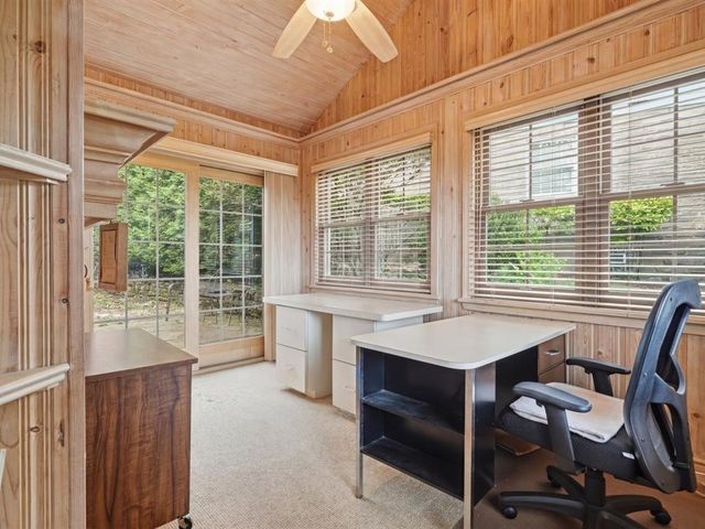 401 Neulon Ave, Mt Lebanon, PA 15216