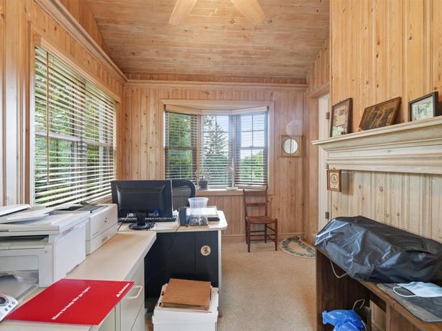 401 Neulon Ave, Mt Lebanon, PA 15216