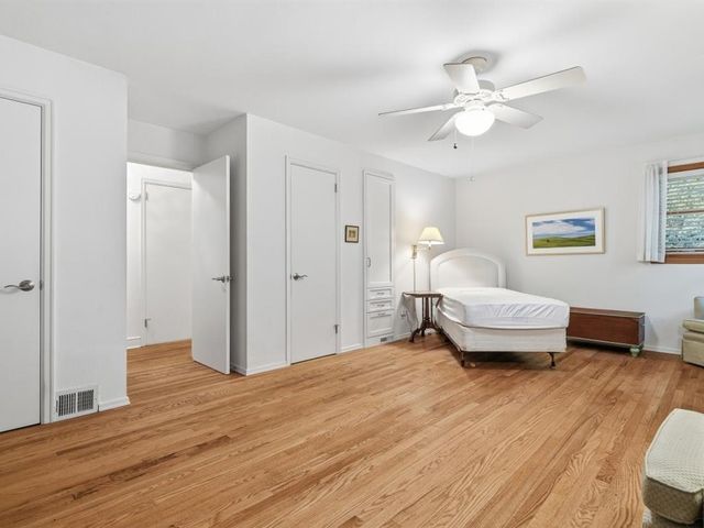 401 Neulon Ave, Mt Lebanon, PA 15216