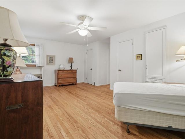 401 Neulon Ave, Mt Lebanon, PA 15216