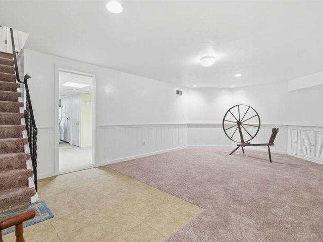 401 Neulon Ave, Mt Lebanon, PA 15216