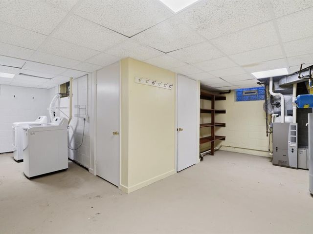 401 Neulon Ave, Mt Lebanon, PA 15216