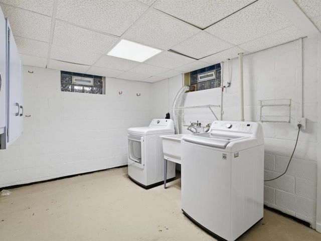 401 Neulon Ave, Mt Lebanon, PA 15216