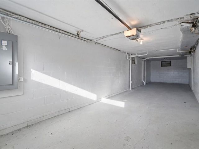 401 Neulon Ave, Mt Lebanon, PA 15216