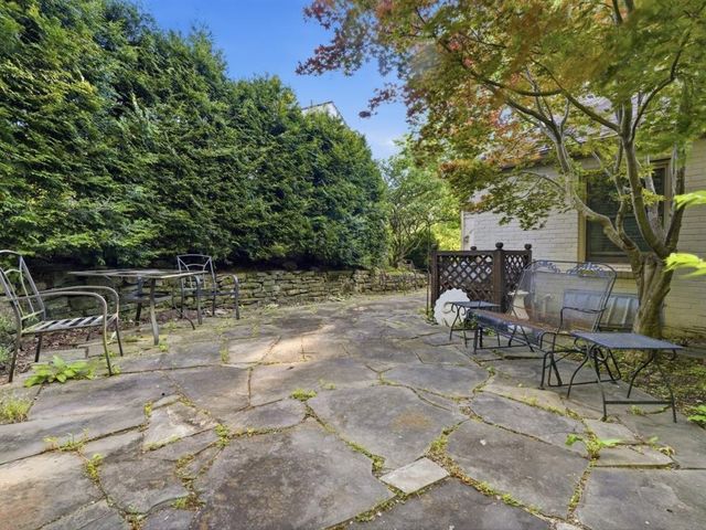 401 Neulon Ave, Mt Lebanon, PA 15216