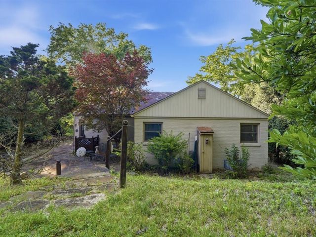 401 Neulon Ave, Mt Lebanon, PA 15216