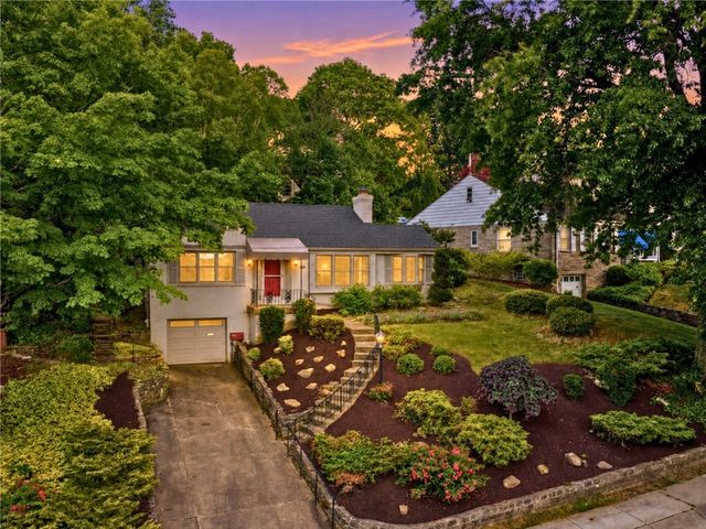 401 Neulon Ave, Mt Lebanon, PA 15216