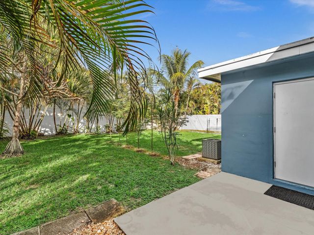 141-145 NE 30th Ct, Wilton Manors, FL 33334