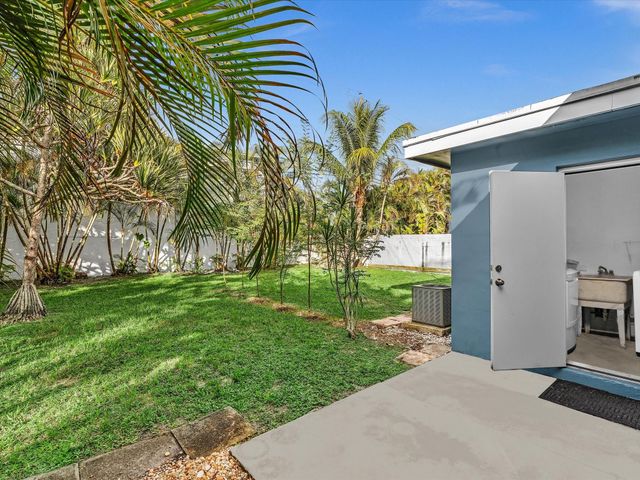 141-145 NE 30th Ct, Wilton Manors, FL 33334