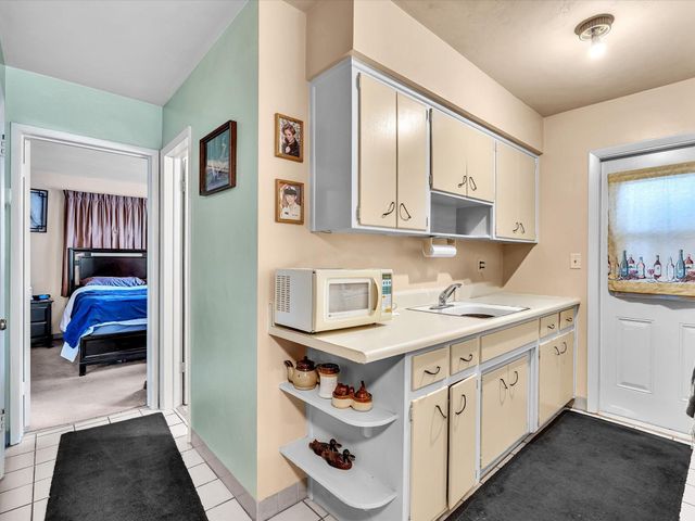 141-145 NE 30th Ct, Wilton Manors, FL 33334