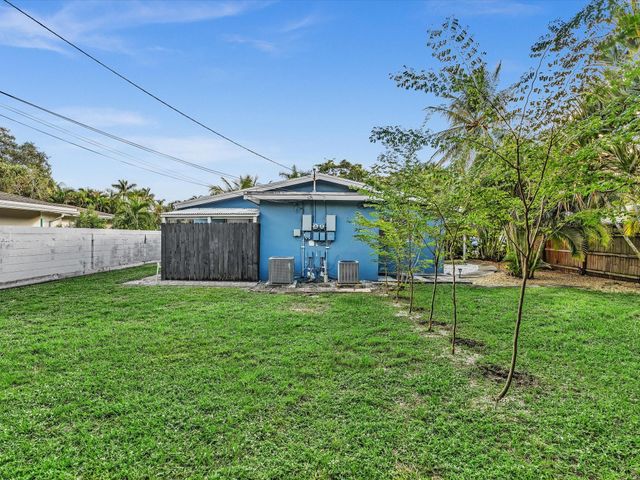 141-145 NE 30th Ct, Wilton Manors, FL 33334