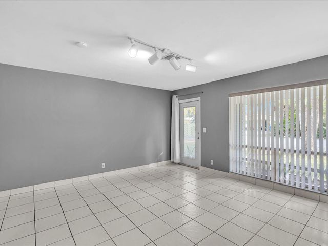141-145 NE 30th Ct, Wilton Manors, FL 33334