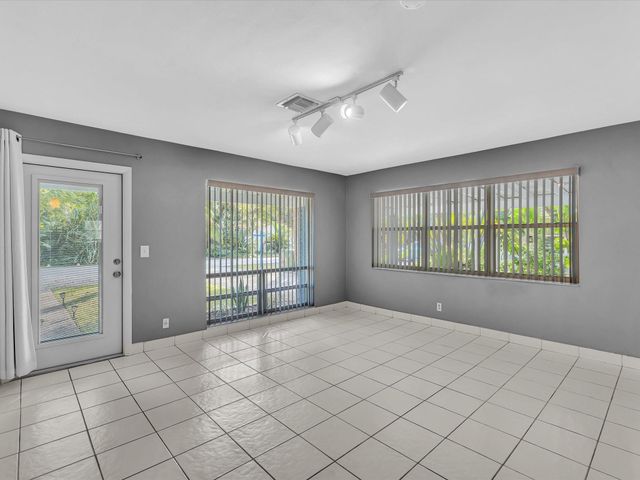141-145 NE 30th Ct, Wilton Manors, FL 33334