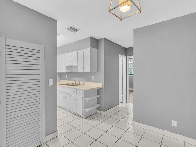 141-145 NE 30th Ct, Wilton Manors, FL 33334