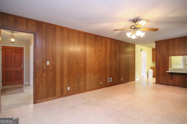 135 Carterwoods Drive, Warner Robins, GA 31088