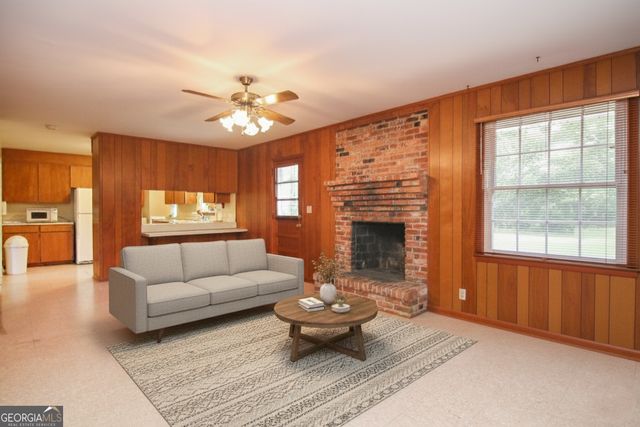 135 Carterwoods Drive, Warner Robins, GA 31088